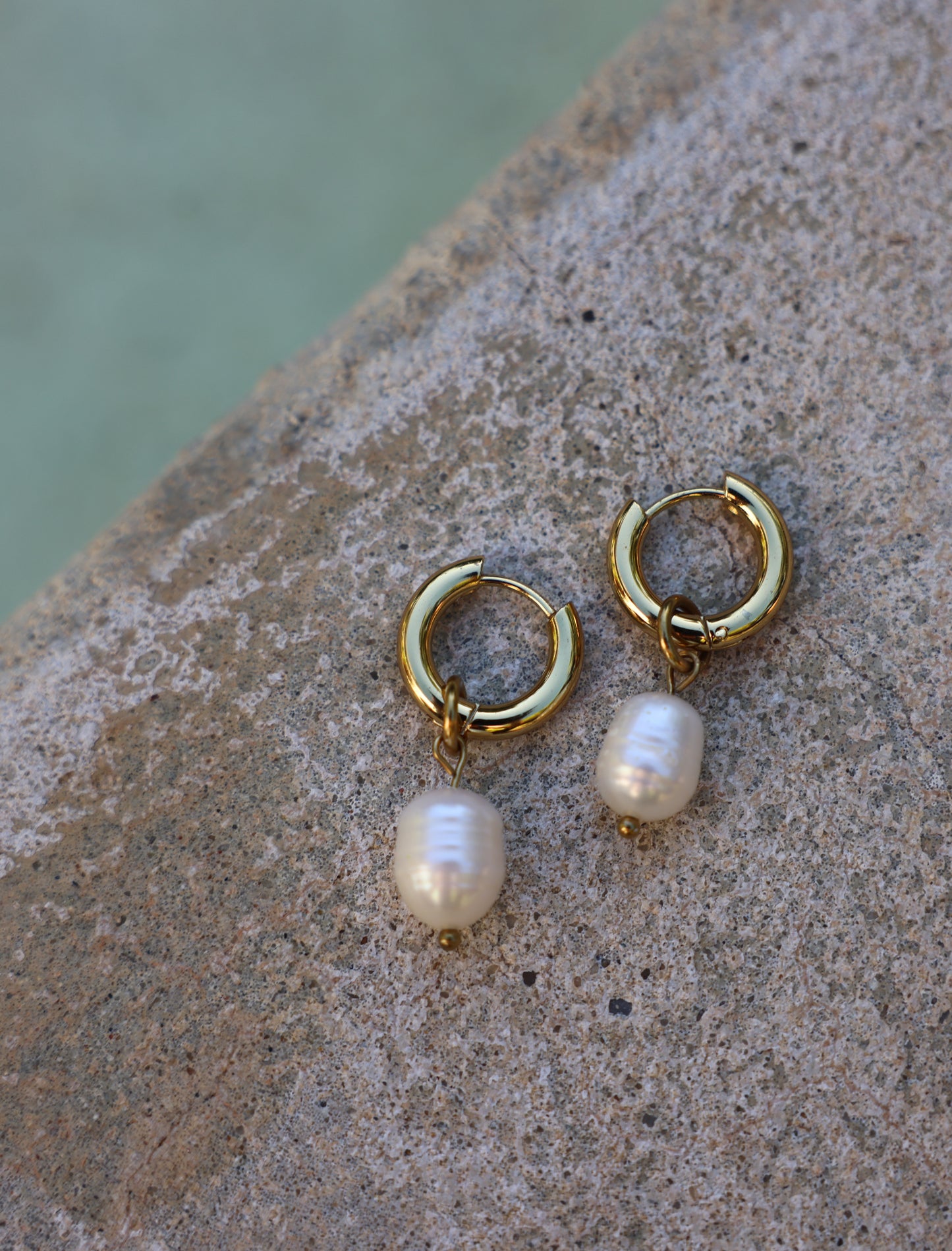 Soléa Pearl Earrings