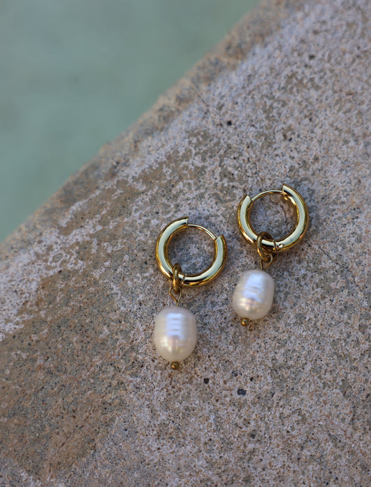 Soléa Pearl Earrings